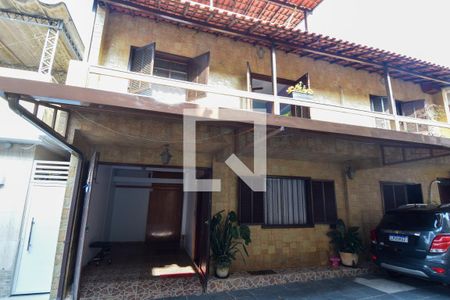 Casa para alugar com 200m², 3 quartos e 2 vagasFachada