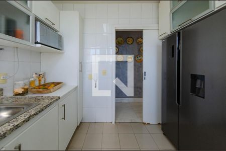 Apartamento à venda com 160m², 4 quartos e 4 vagasCozinha