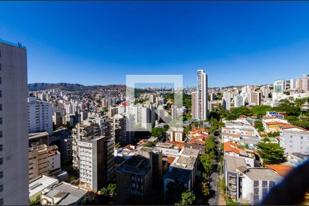 Apartamento à venda com 160m², 4 quartos e 4 vagasVista