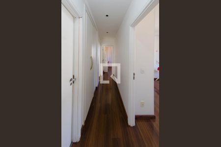 Apartamento à venda com 160m², 4 quartos e 4 vagasCorredor