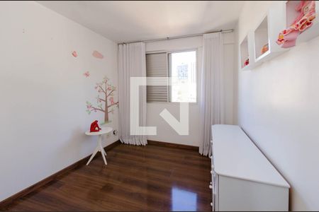 Apartamento à venda com 160m², 4 quartos e 4 vagasQuarto 2