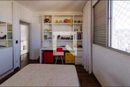 Apartamento à venda com 160m², 4 quartos e 4 vagasQuarto 3