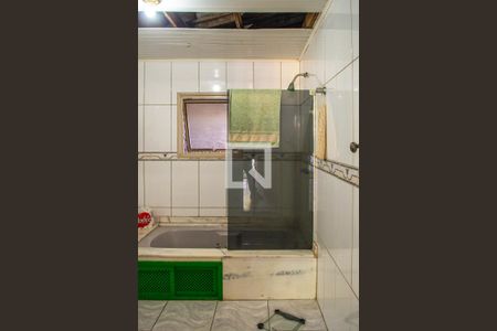 Banheiro do Quarto 1 de casa para alugar com 4 quartos, 200m² em Nonoai, Porto Alegre