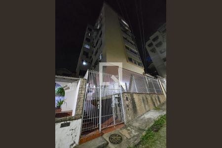 Apartamento para alugar com 70m², 2 quartos e 2 vagas Apartamento para alugar com 70m², 2 quartos e 2 vagasFachada B