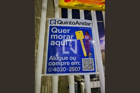 Apartamento para alugar com 70m², 2 quartos e 2 vagas Apartamento para alugar com 70m², 2 quartos e 2 vagasPlaca QuintoAndar instalada na fachada do condomínio