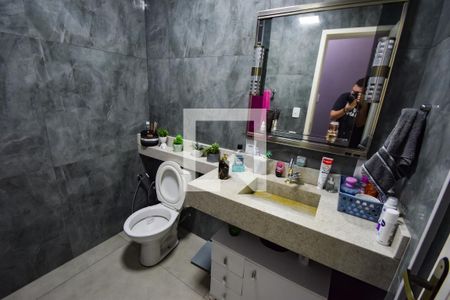 Apartamento para alugar com 70m², 2 quartos e 2 vagas Apartamento para alugar com 70m², 2 quartos e 2 vagasBanheiro