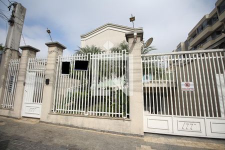 Casa de condomínio à venda com 123m², 3 quartos e 2 vagas Casa de condomínio à venda com 123m², 3 quartos e 2 vagasFachada