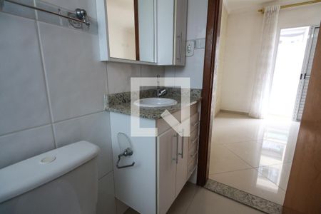 Casa de condomínio à venda com 123m², 3 quartos e 2 vagas Casa de condomínio à venda com 123m², 3 quartos e 2 vagasBanheiro da Suíte