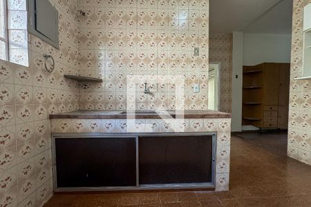 Casa à venda com 360m², 4 quartos e sem vaga Casa à venda com 360m², 4 quartos e sem vagaCozinha