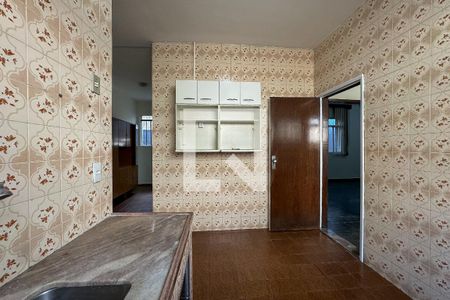 Casa à venda com 360m², 4 quartos e sem vaga Casa à venda com 360m², 4 quartos e sem vagaCozinha