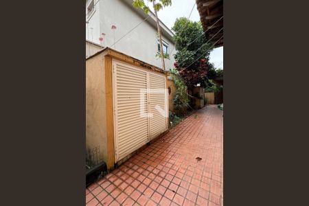 Casa de condomínio para alugar com 1100m², 3 quartos e 8 vagasÁrea de Serviço