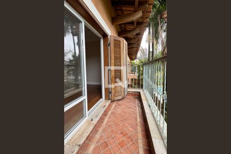 Casa de condomínio para alugar com 1100m², 3 quartos e 8 vagassacada da Suíte 3