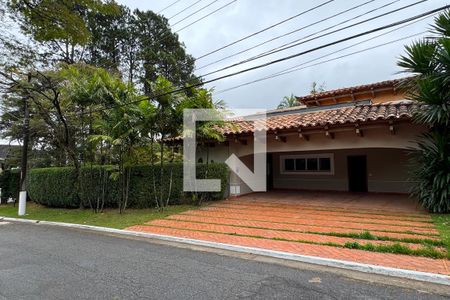 Casa de condomínio para alugar com 1100m², 3 quartos e 8 vagasFachada