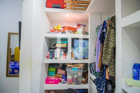 Casa à venda com 100m², 1 quarto e 1 vaga Casa à venda com 100m², 1 quarto e 1 vagaCloset