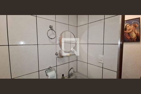 Casa à venda com 250m², 4 quartos e 2 vagasEdícula - Banheiro da Suíte