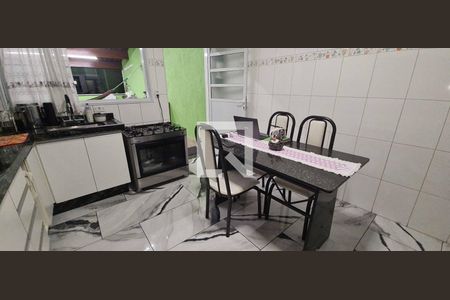 Casa à venda com 250m², 4 quartos e 2 vagasCozinha