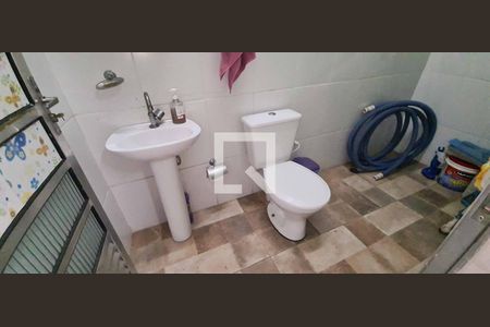 Casa à venda com 250m², 4 quartos e 2 vagasBanheiro de Serviço