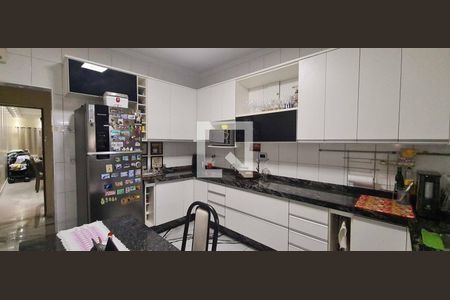 Casa à venda com 250m², 4 quartos e 2 vagasCozinha