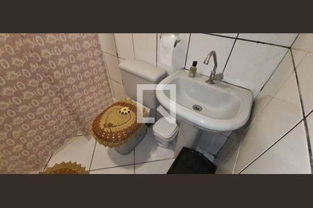 Casa à venda com 250m², 4 quartos e 2 vagasEdícula - Banheiro da Suíte