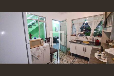 Casa à venda com 250m², 4 quartos e 2 vagasEdícula - Cozinha