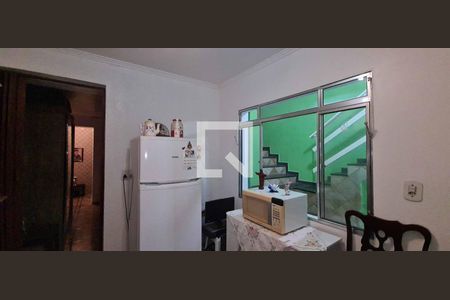 Casa à venda com 250m², 4 quartos e 2 vagasEdícula - Cozinha
