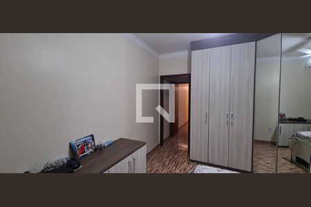 Casa à venda com 250m², 4 quartos e 2 vagasSuíte