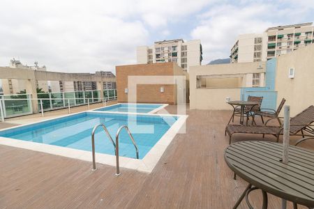 Apartamento à venda com 65m², 2 quartos e 1 vagaÁrea comum - Piscina