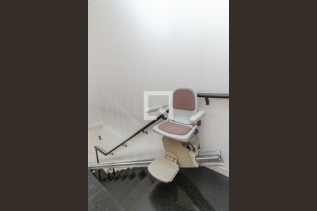 Casa à venda com 264m², 3 quartos e 3 vagasEscada 