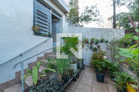 Casa à venda com 267m², 3 quartos e 1 vaga Casa à venda com 267m², 3 quartos e 1 vagaEntrada