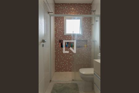 Casa de condomínio à venda com 580m², 4 quartos e 8 vagas Casa de condomínio à venda com 580m², 4 quartos e 8 vagasBanheiro da Suíte 3