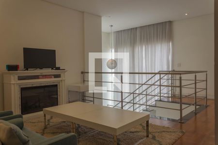 Casa de condomínio à venda com 580m², 4 quartos e 8 vagas Casa de condomínio à venda com 580m², 4 quartos e 8 vagasSala privativa