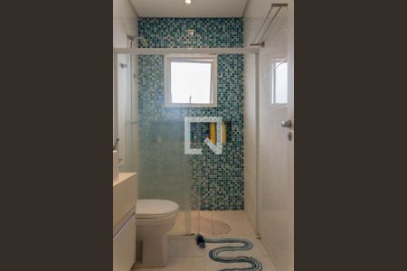 Casa de condomínio à venda com 580m², 4 quartos e 8 vagas Casa de condomínio à venda com 580m², 4 quartos e 8 vagasBanheiro da Suíte 2