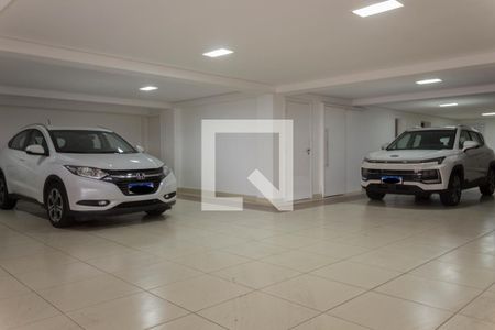 Casa de condomínio à venda com 580m², 4 quartos e 8 vagas Casa de condomínio à venda com 580m², 4 quartos e 8 vagasGaragem