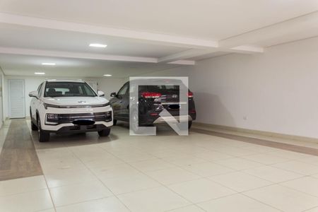 Casa de condomínio à venda com 580m², 4 quartos e 8 vagas Casa de condomínio à venda com 580m², 4 quartos e 8 vagasGaragem