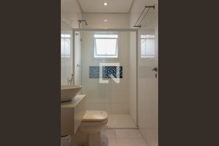 Casa de condomínio à venda com 580m², 4 quartos e 8 vagas Casa de condomínio à venda com 580m², 4 quartos e 8 vagasBanheiro