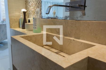 Casa de condomínio à venda com 580m², 4 quartos e 8 vagas Casa de condomínio à venda com 580m², 4 quartos e 8 vagasLavabo