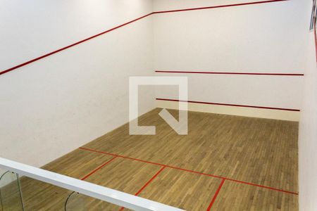 Casa de condomínio à venda com 580m², 4 quartos e 8 vagas Casa de condomínio à venda com 580m², 4 quartos e 8 vagasÁrea comum