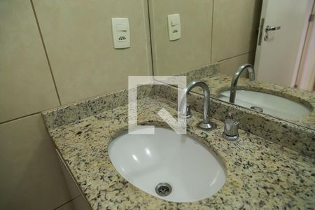Apartamento para alugar com 85m², 3 quartos e 2 vagas Apartamento para alugar com 85m², 3 quartos e 2 vagasBanheiro Social - Pia