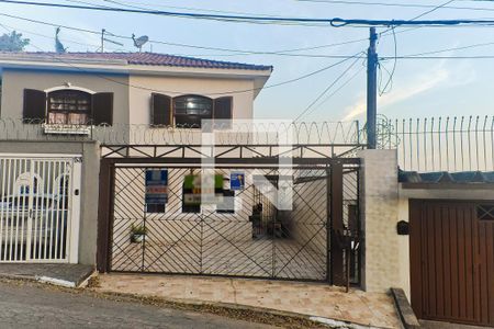 Casa à venda com 206m², 5 quartos e 2 vagasFachada + placa