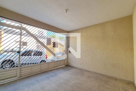 Casa à venda com 100m², 2 quartos e 2 vagas Casa à venda com 100m², 2 quartos e 2 vagasGaragem