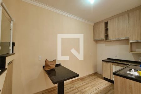 Casa à venda com 100m², 2 quartos e 2 vagas Casa à venda com 100m², 2 quartos e 2 vagasCozinha