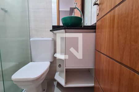 Casa à venda com 100m², 2 quartos e 2 vagas Casa à venda com 100m², 2 quartos e 2 vagasBanheiro da Suíte 2