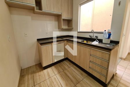 Casa à venda com 100m², 2 quartos e 2 vagas Casa à venda com 100m², 2 quartos e 2 vagasCozinha