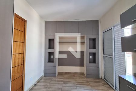 Casa à venda com 100m², 2 quartos e 2 vagas Casa à venda com 100m², 2 quartos e 2 vagasSuíte 2