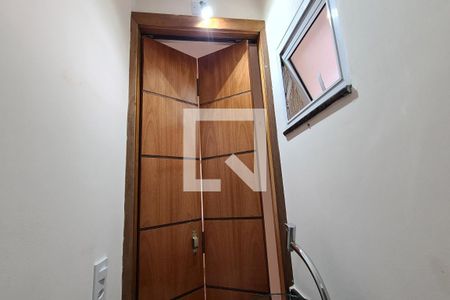 Casa à venda com 100m², 2 quartos e 2 vagas Casa à venda com 100m², 2 quartos e 2 vagasLavabo