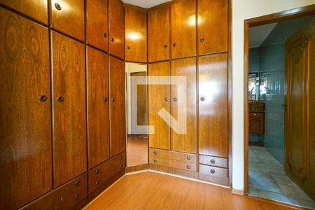 Casa à venda com 240m², 4 quartos e 2 vagasCloset da suíte