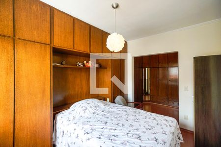 Casa à venda com 240m², 4 quartos e 2 vagasSuíte