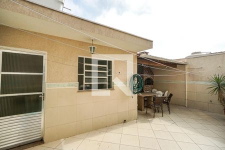 Casa à venda com 240m², 4 quartos e 2 vagasQuintal