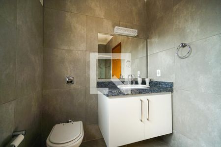 Casa à venda com 240m², 4 quartos e 2 vagasBanheiro social