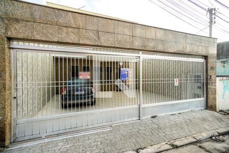 Casa à venda com 240m², 4 quartos e 2 vagasFachada
